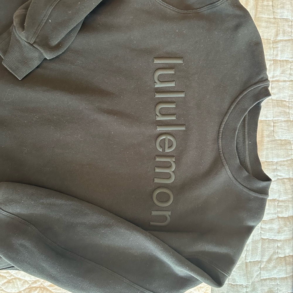 Lululemon logo black sweatshirt size 4
